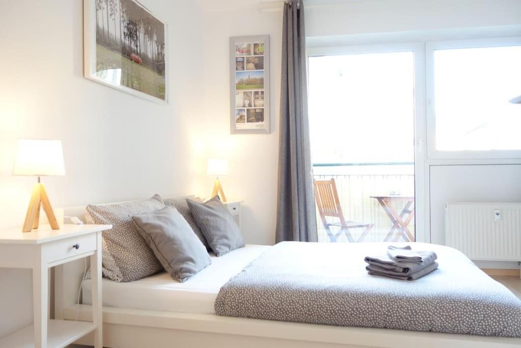 Studio In Dresden Neustadt Balcony And Parking Экстерьер фото